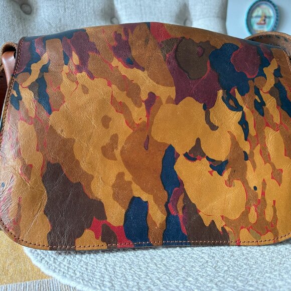 Patricia Nash Handbags - Patricia Nash  Winter Bloom Collection Leather Crossbody Bag.  Discount Shipping